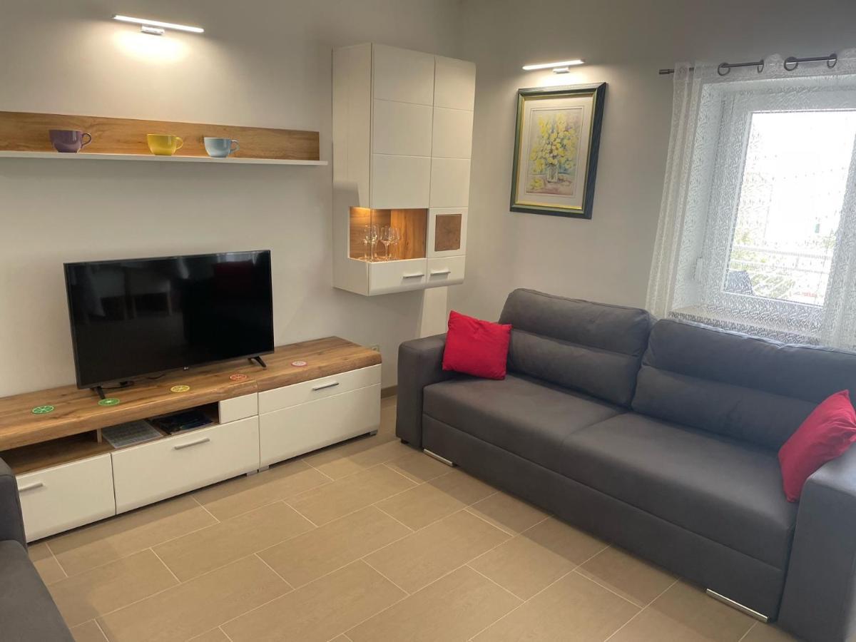 Lory Apartmani Драмал Екстериор снимка