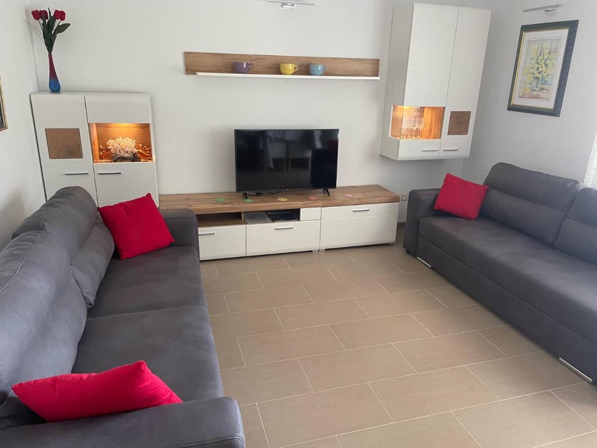 Lory Apartmani Драмал Екстериор снимка