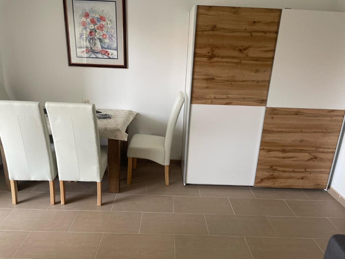 Lory Apartmani Драмал Екстериор снимка