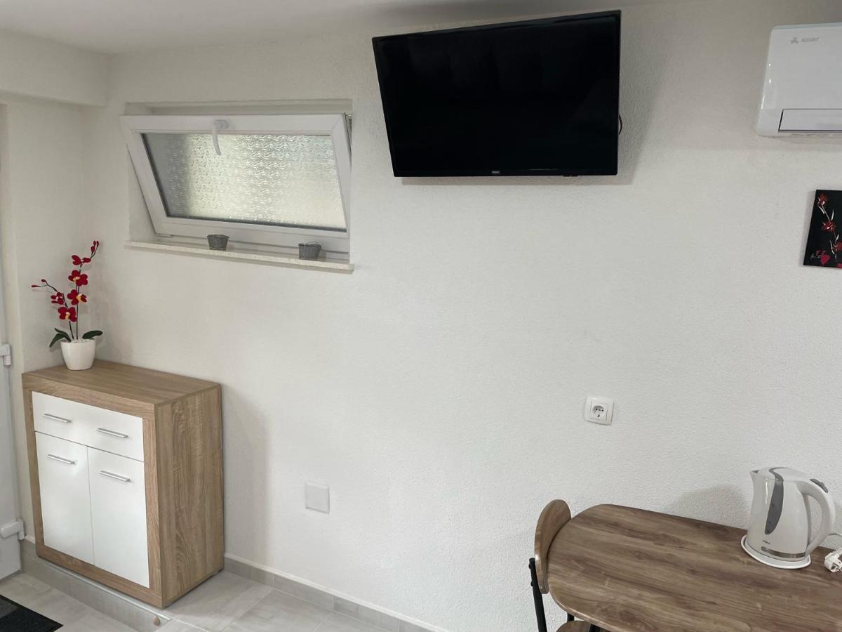 Lory Apartmani Драмал Екстериор снимка