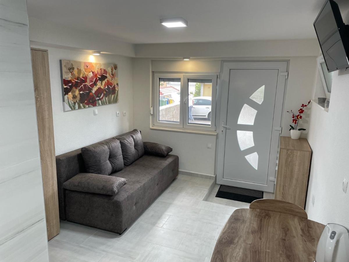 Lory Apartmani Драмал Екстериор снимка
