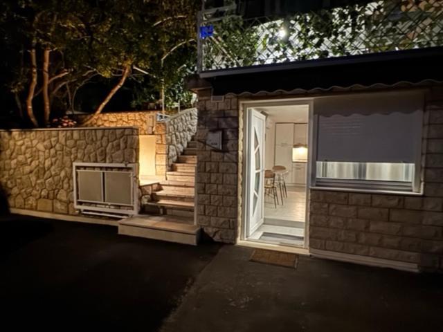 Lory Apartmani Драмал Екстериор снимка