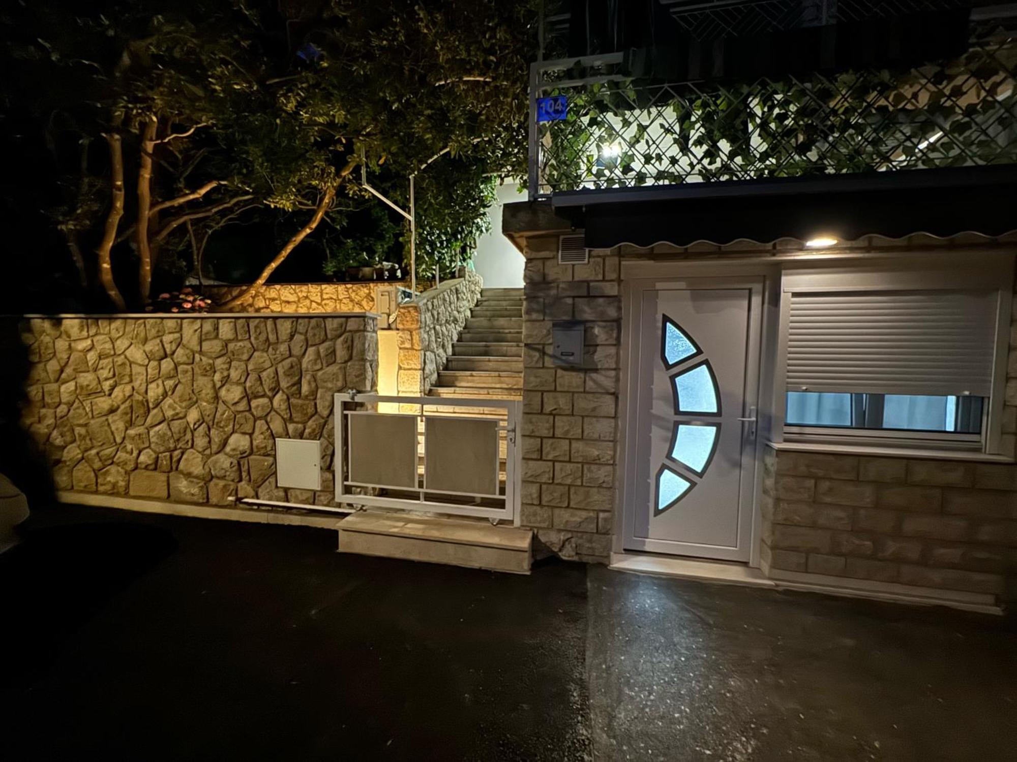 Lory Apartmani Драмал Екстериор снимка